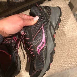 Saucony excursion tr7 size 7 dr. Scholes inside athletic sneakers hiking camping